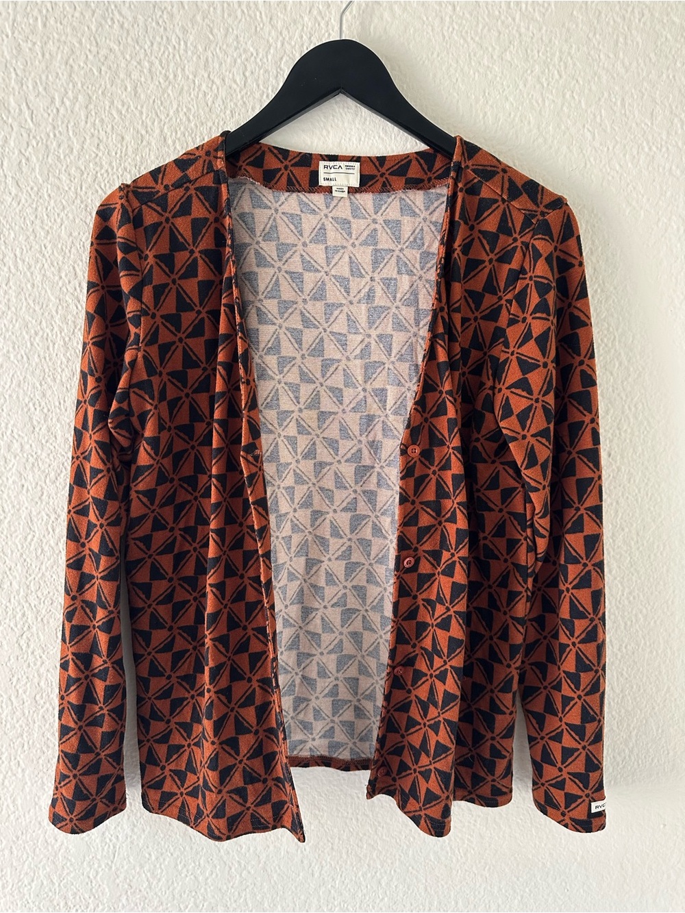 RVCA Womenโs Rust Geometric V-Neck Button Cardigan Sweater